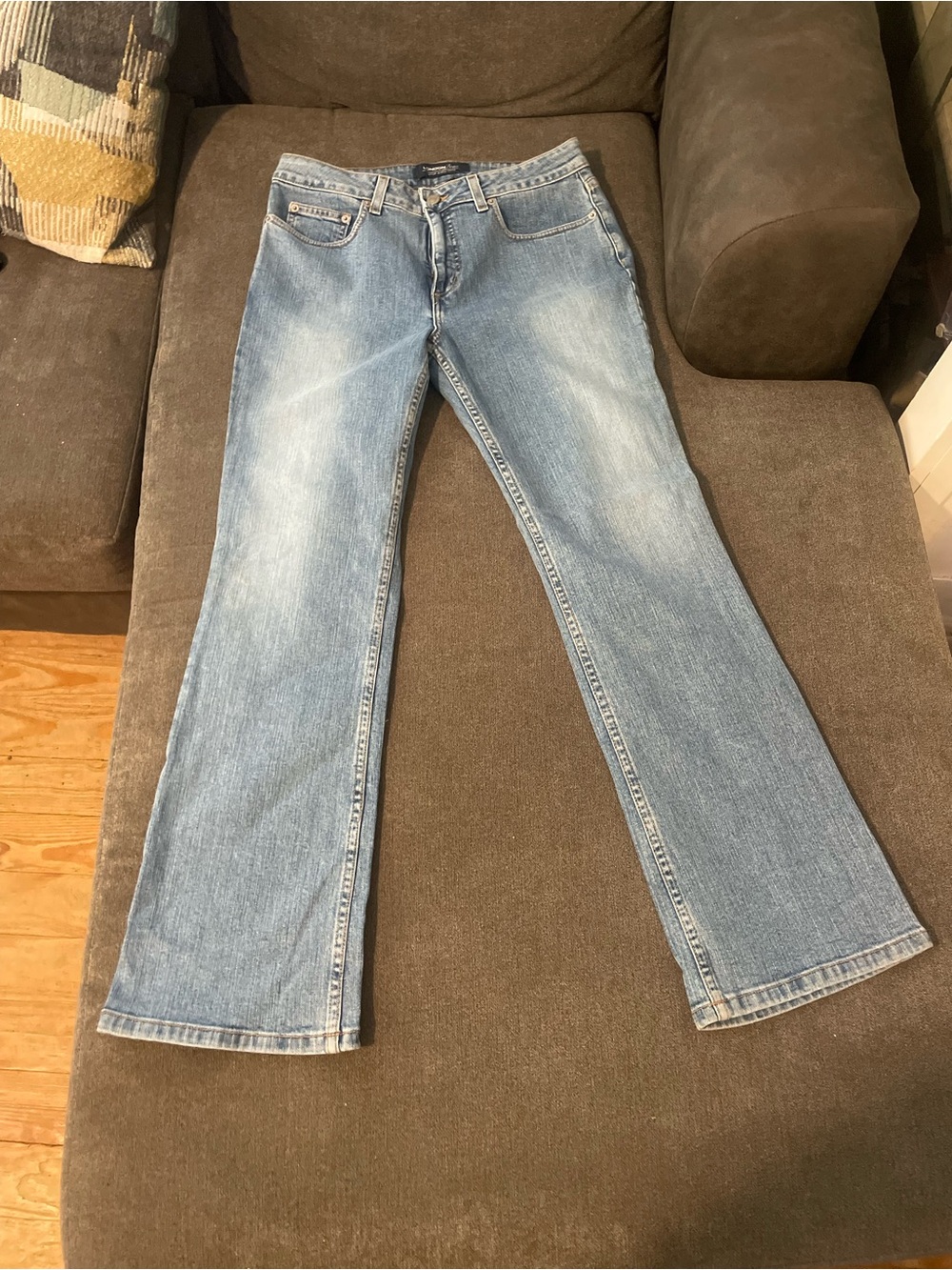 LONDONJEAN Light Blue Flare Jeans Size 6 Inseam 28